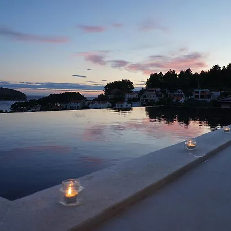 Villa Antonijo Vela Luka